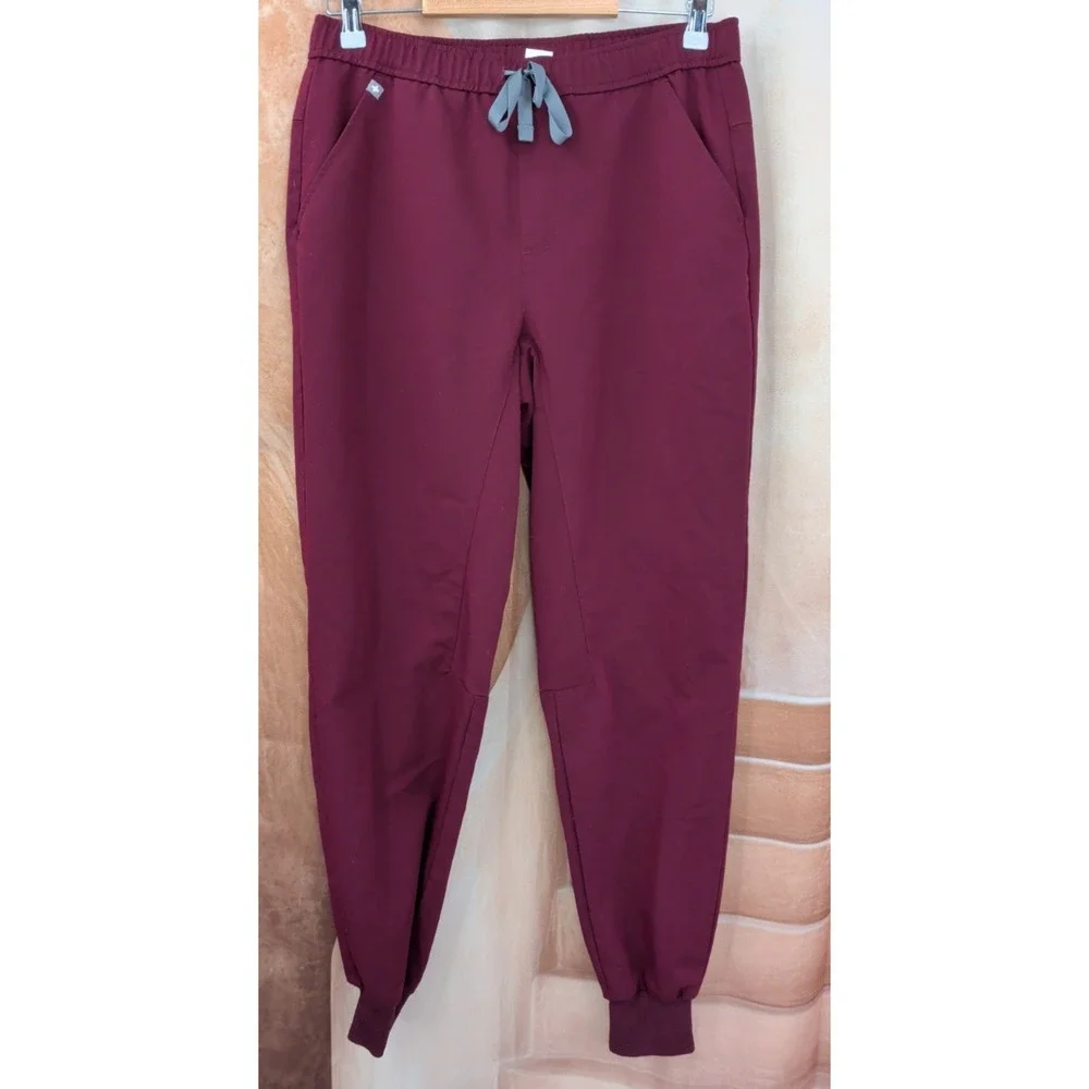 Figs Tansen Jogger Scrub Pants in Burgundy